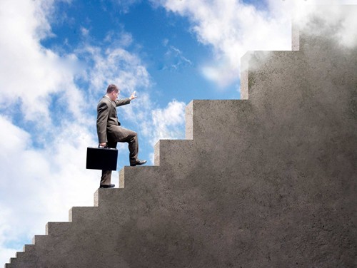 business-man-climbing-to-success